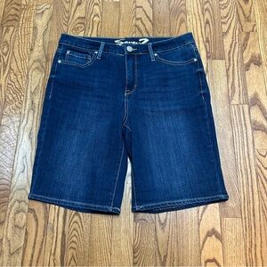 Seven7 Bermuda shorts. Size 12. Like new condition.